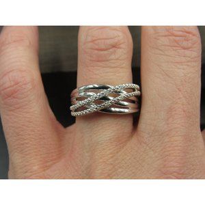 Size 7 Sterling Silver Woven Design Small Diamond Chips Band Ring